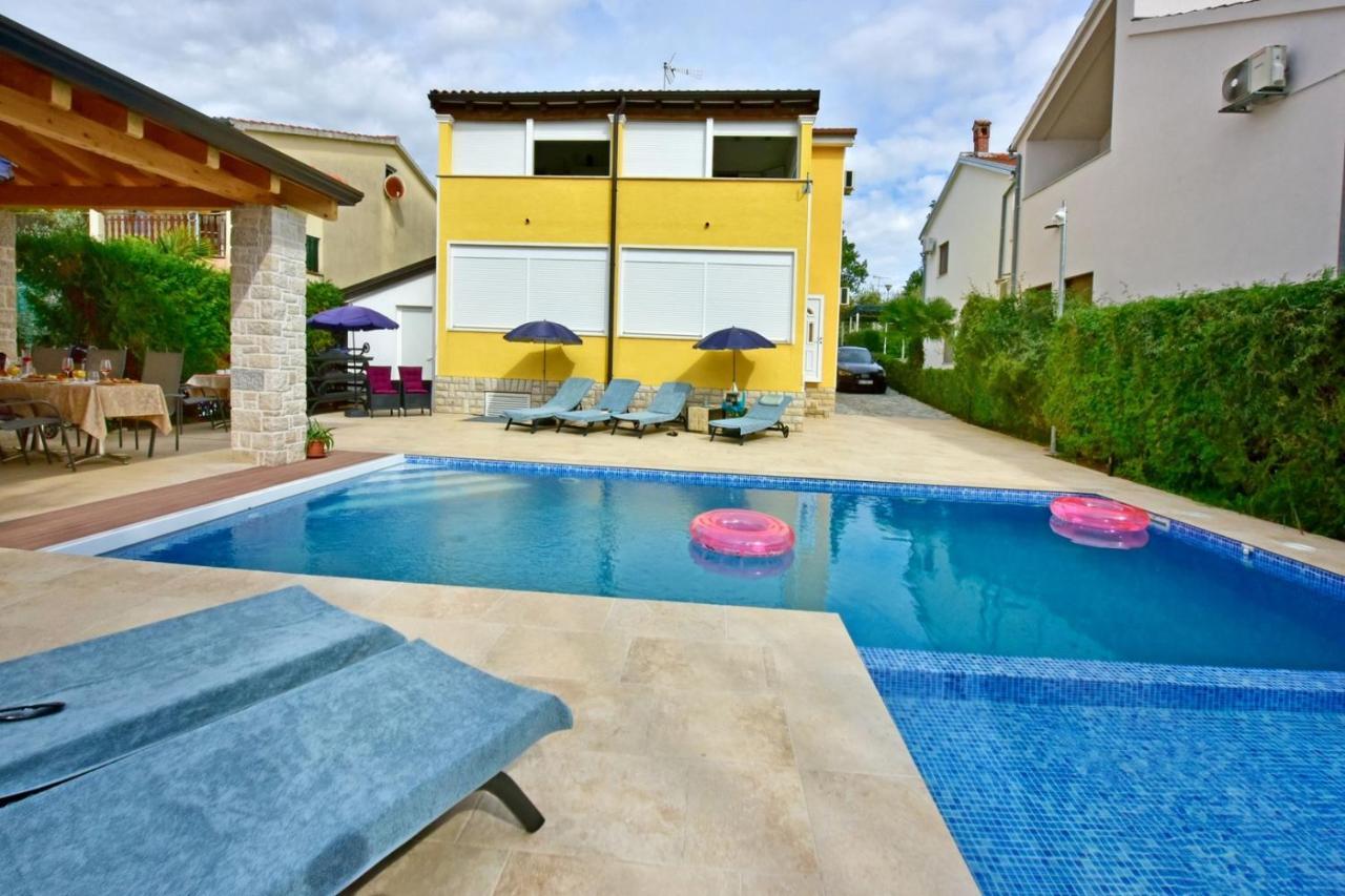 Apartments House Anna For Max 13 Persons In Porec, Pet Friendly Esterno foto