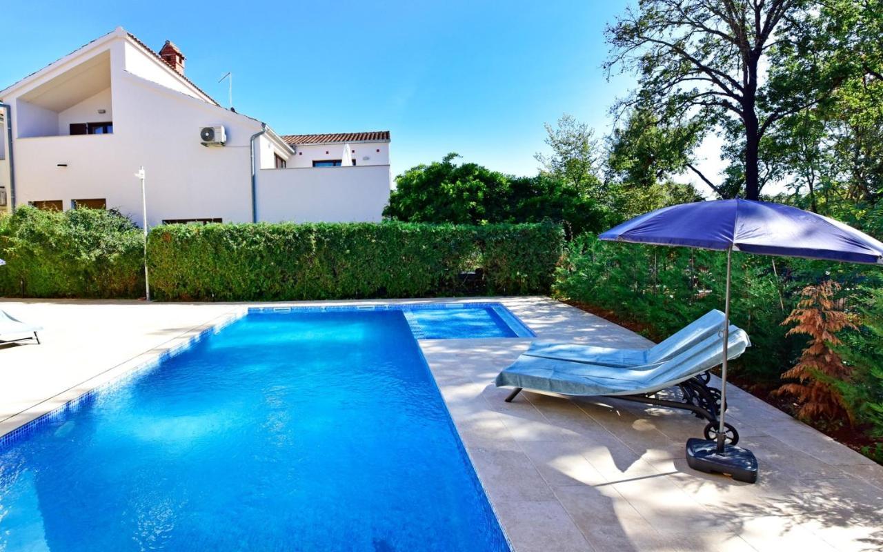 Apartments House Anna For Max 13 Persons In Porec, Pet Friendly Esterno foto
