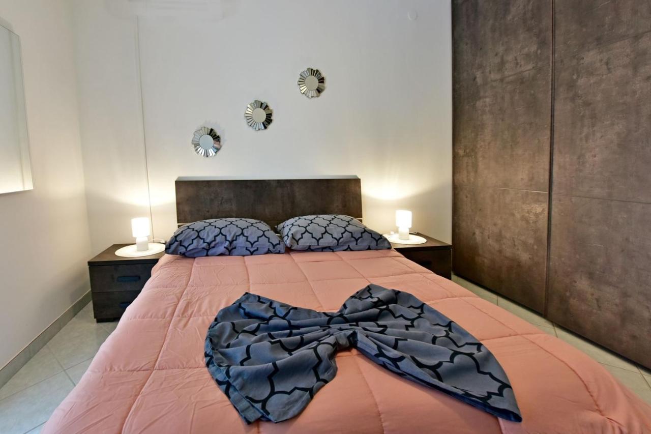 Apartments House Anna For Max 13 Persons In Porec, Pet Friendly Esterno foto