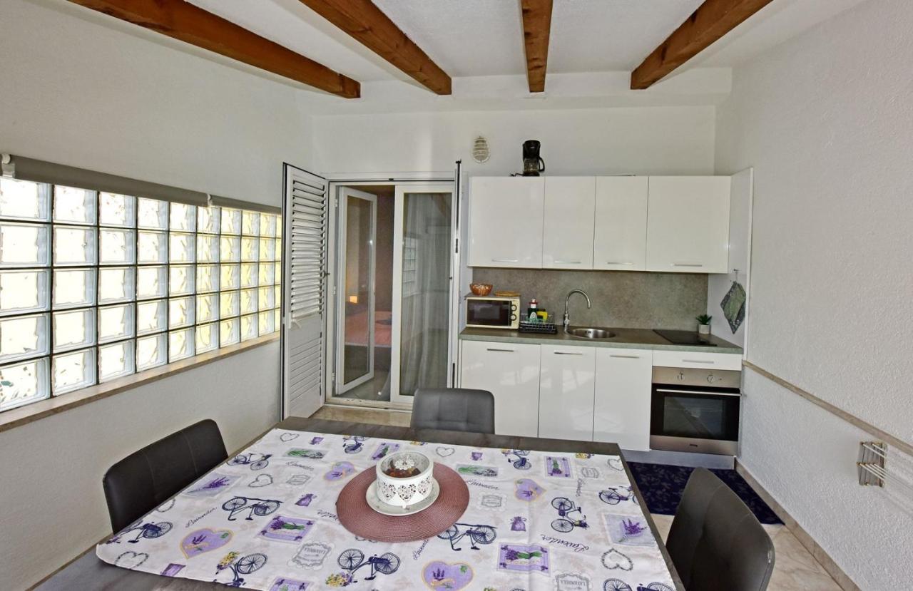 Apartments House Anna For Max 13 Persons In Porec, Pet Friendly Esterno foto